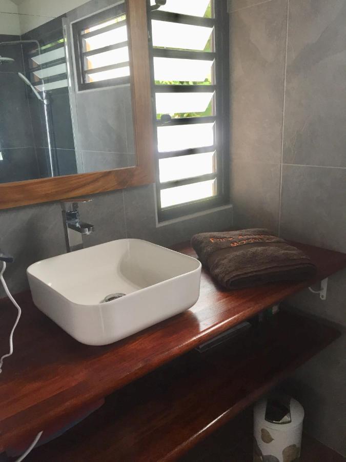 Fare Anuanua Bed & Breakfast Haapiti Exterior photo