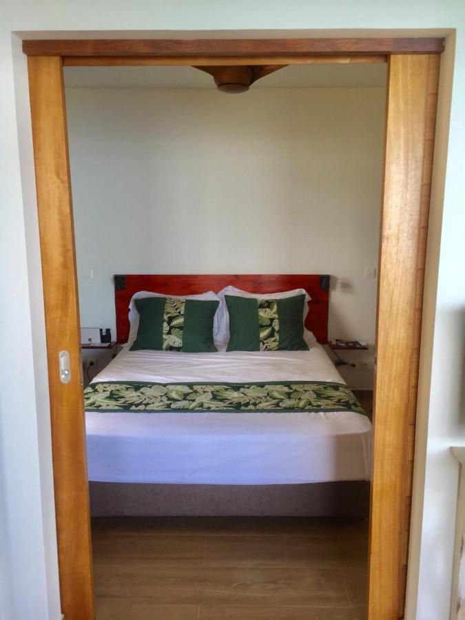 Fare Anuanua Bed & Breakfast Haapiti Exterior photo